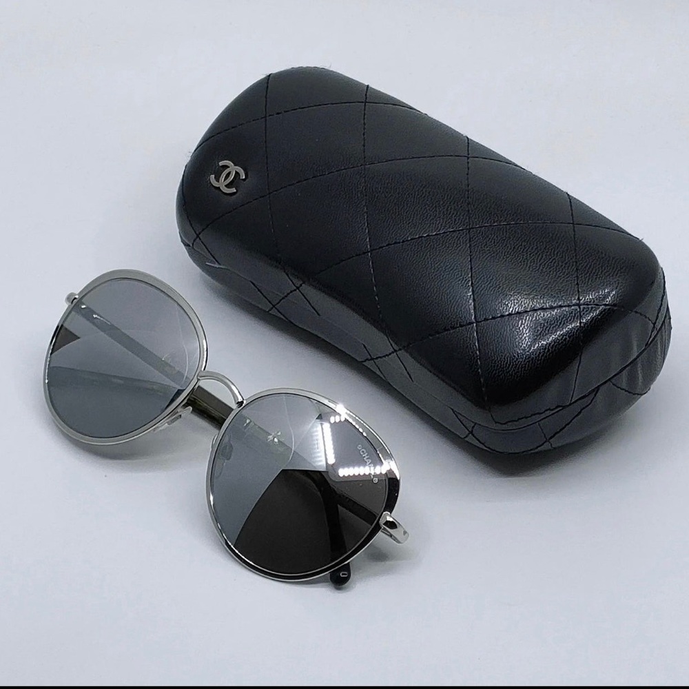 UNISEX Chanel sunglasses( price drop) only glasses